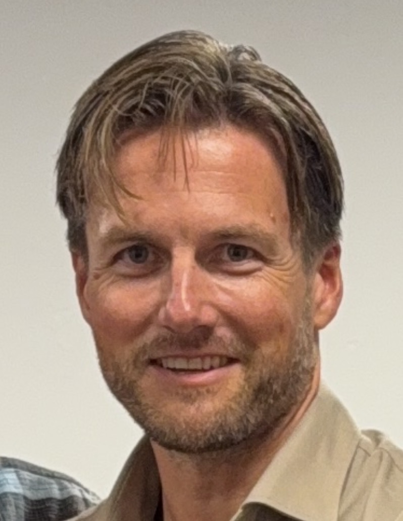 Dhr. R. (Roy) Ausum