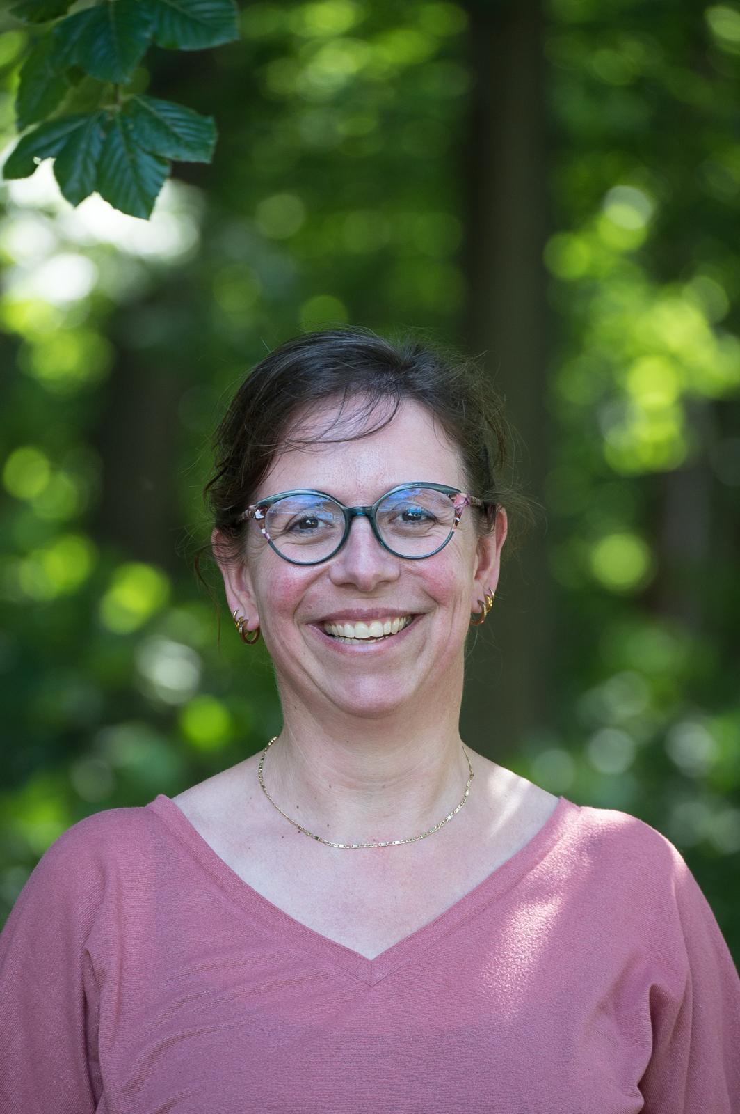 Mevr. P.S.H. (Petra) van Loosbroek